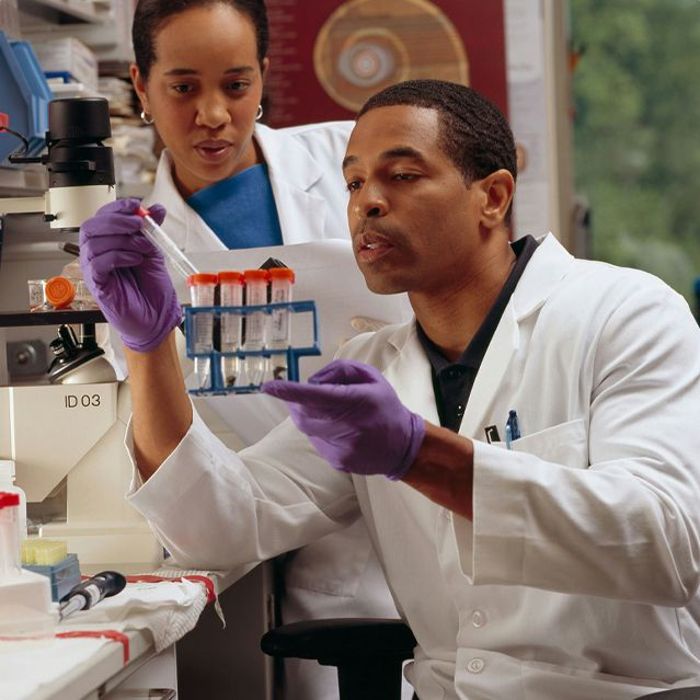 Усовершенствование GMP и клинических технологических процессов с помощью клеточных и генно-терапевтических сред